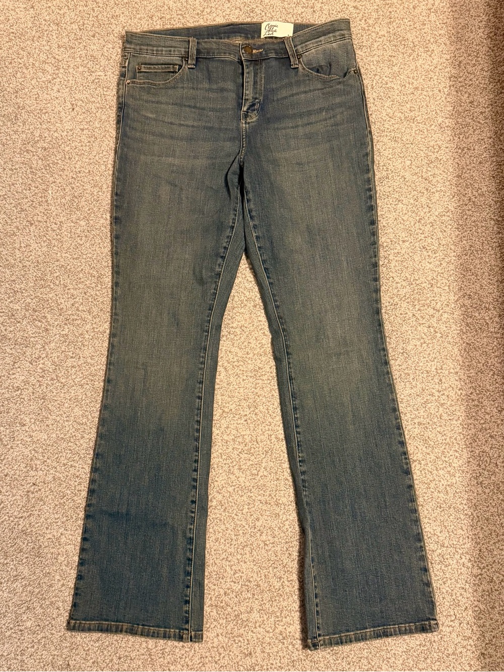 Women’s boot cut Jeans in Medium Blue